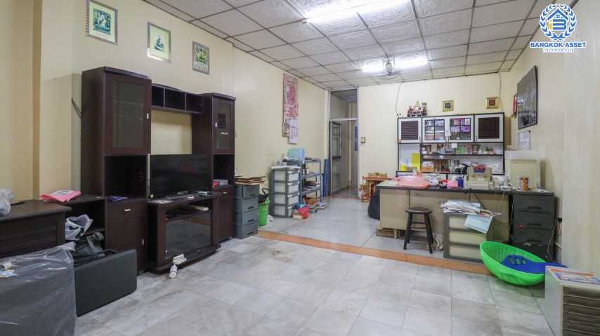 *****ทาวน์เฮ้าส์มือสองย่านกรุงเทพมหานคร ม.ร่มเย็น จรัญสนิทวงศ์ บนเนื้อที่ 23 ตร.ว. ฟังก์ชัน 3 ห้องนอน 3 ห้องน้ำ 1 ที่จอดรถ บ้านทำเลดี เดินทางสะดวก ติดถ.จรัญสนิทวงศ์ ใกล้รถไฟฟ้าสายสีน้ำเงิน "สถานีบางอ้อ" และทางด่วน "ศรีรัช"